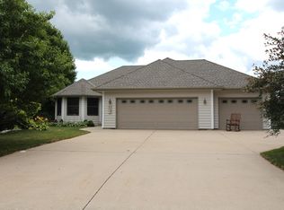 1524 Creek Ln, Northfield, MN 55057