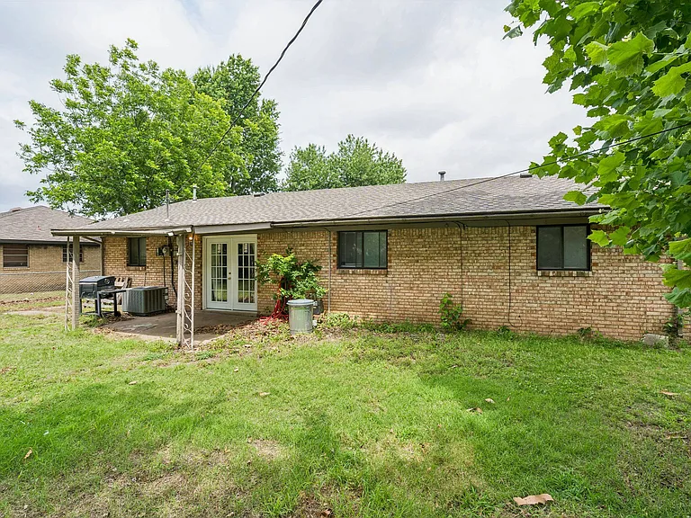 1410 Denison Dr — Photo 14