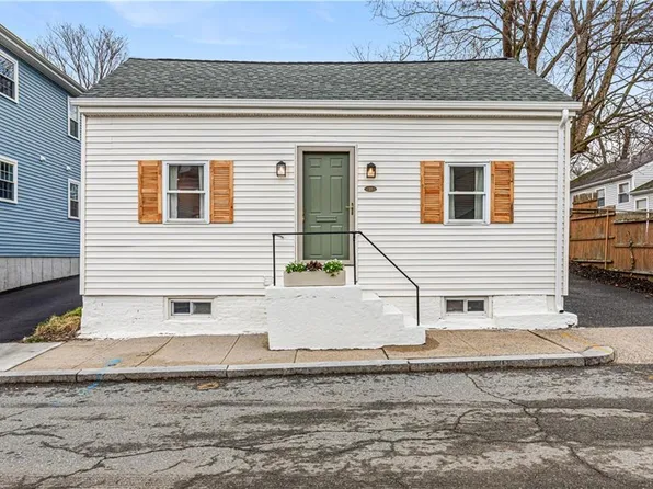 27 Padelford St, Providence, RI 02906