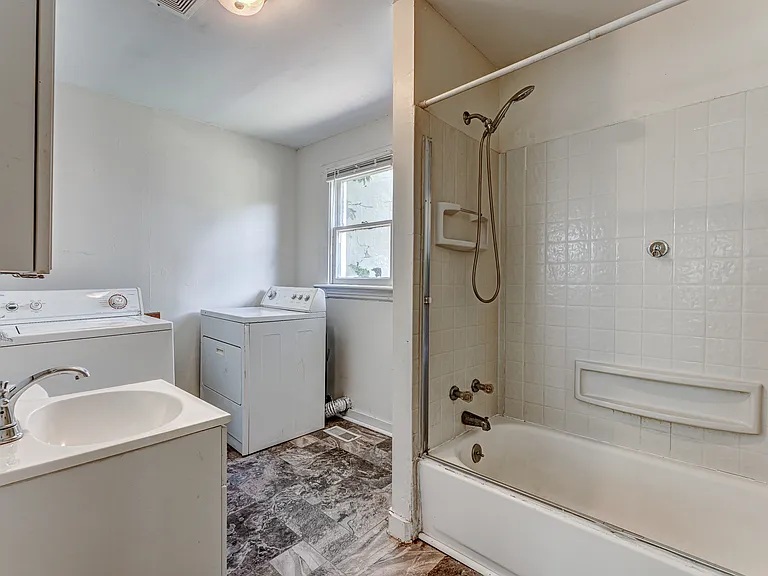 975 Dorsey Ave — Photo 14