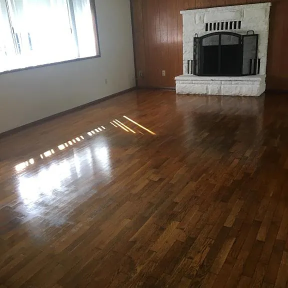 875 Park St — Photo 3