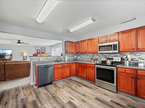 5th image of 2673 Narragansett Way