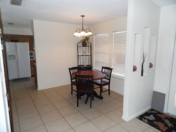 3rd image of 4605 Crockett Ave
