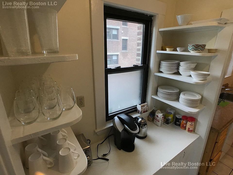 2nd image of 225 Chestnut Hill Ave #2R