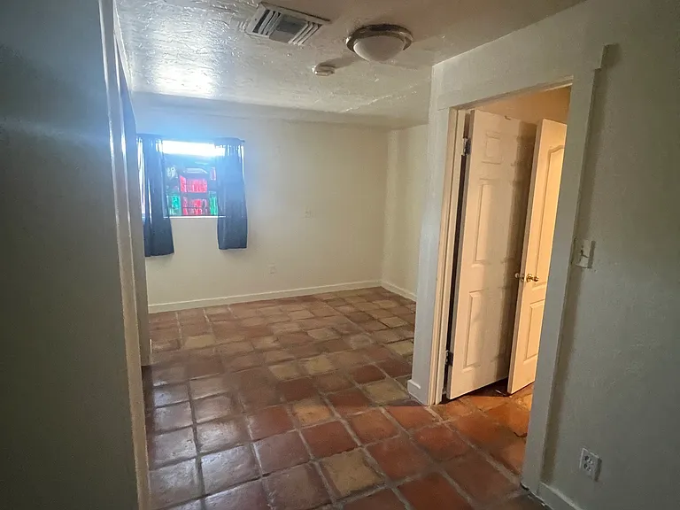 342 E 4th St #2 — Photo 9