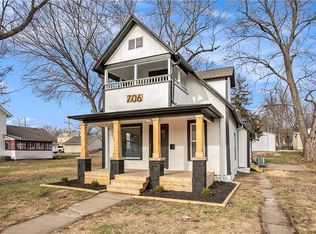 706 E Wea St, Paola, KS 66071