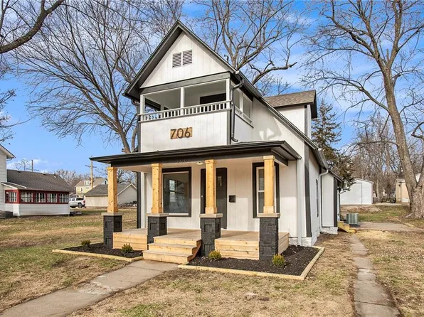 706 E Wea St, Paola, KS 66071