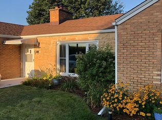 1113 Henry St, Peru, IL 61354