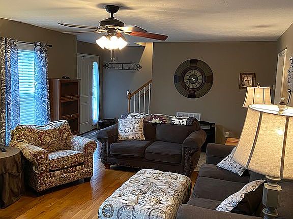 5th image of 5027 Curtis Way