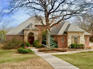 8760 Belcaro Dr, Edmond, OK 73034