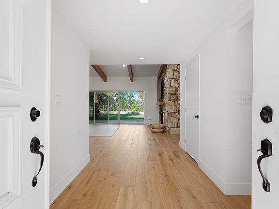 3rd image of 5616 Wilhelmina Ave