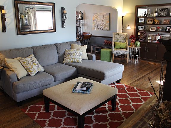 5th image of 377 Kenilworth Dr