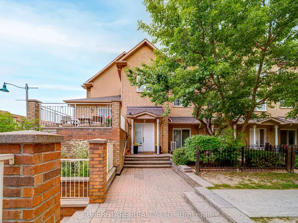10 Cox Blvd #27, Markham, ON L3R 4G2