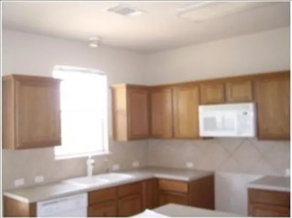 1009 Saint Helena Dr, Leander, TX 78641