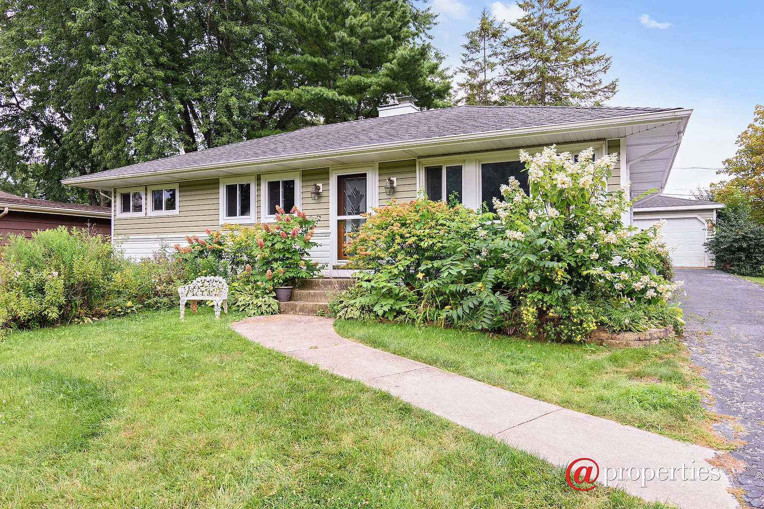 731 Dublin Dr photo 1