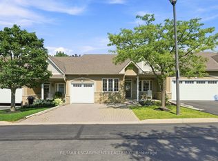 212 Stonehenge Dr #41, Hamilton, ON L9K 1N5