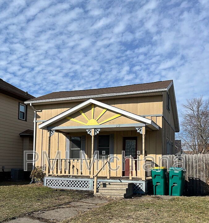 1st image of 212 W 9th St