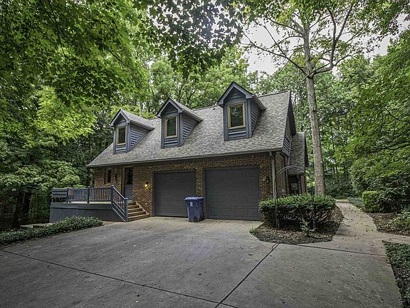 3rd image of 2409 River Oaks Dr
