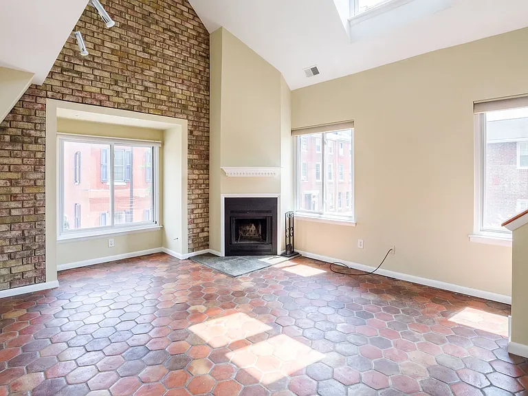 801 Addison St #B — Photo 13