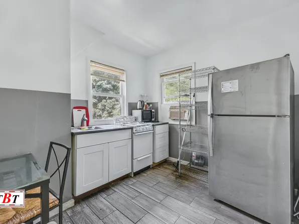 945 East 15th Street image 24 of 34