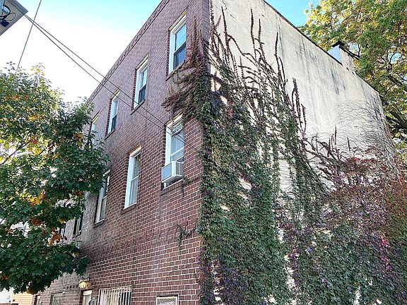 2nd image of 75 Palisade Ave #3