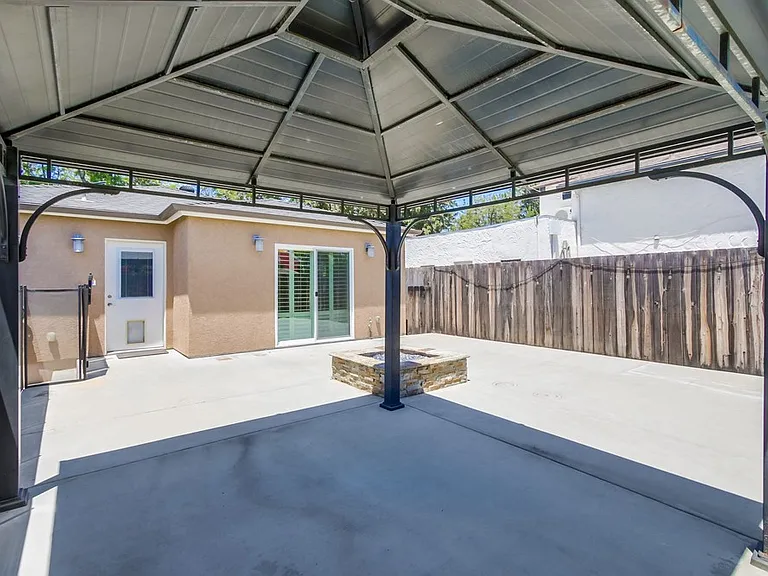 4747 Rolando Blvd — Photo 43