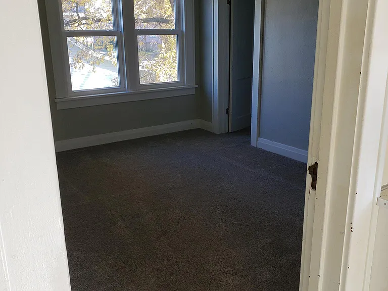 bedroom/living space.