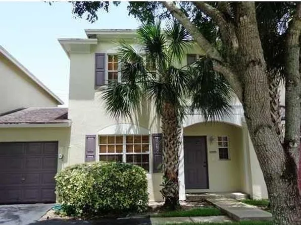 5870 S Golden Beauty Ln, Tamarac, FL 33321