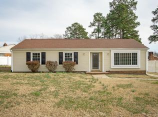 105 Hampton Dr, Colonial Heights, VA 23834
