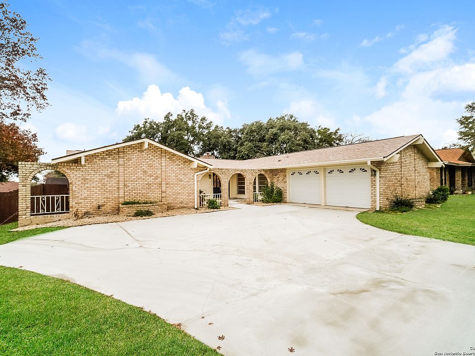 1st image of 322 Madrid Dr