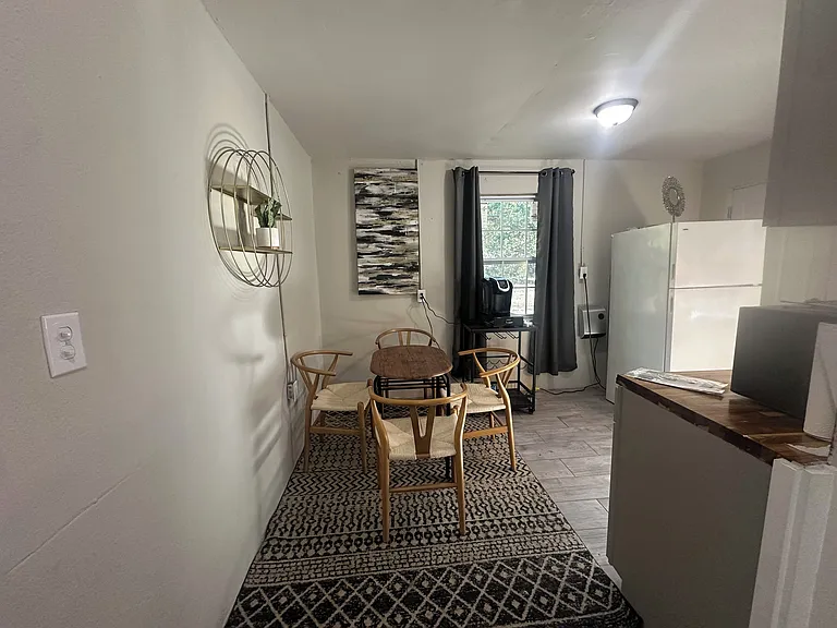 2438 Felton Ave — Photo 6