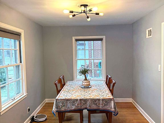 Formal dine-in area