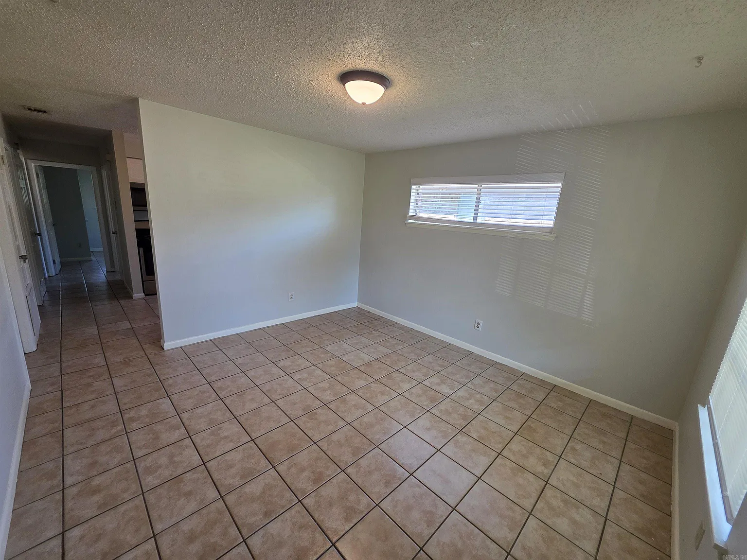 2 bed, 1.0 bath, 797 sqft, $995 — Photo 2