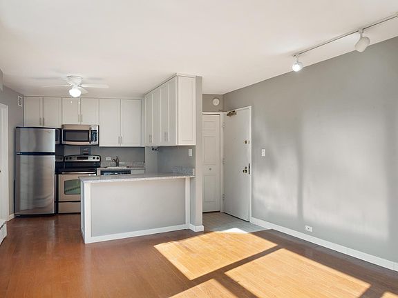 5th image of 3420 N Lake Shore Dr #11G