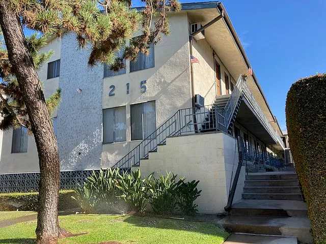 215 E Garfield Ave #2