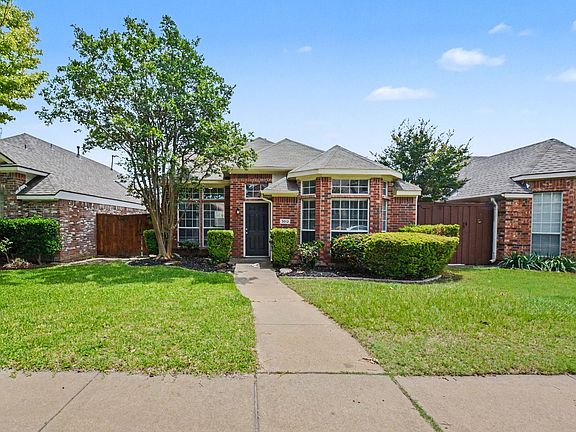 2nd image of 3012 Ridge Hollow Dr