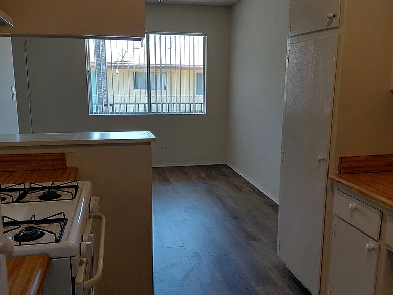 Berkley Square Apartments — Photo 3