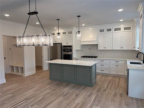 5th image of 2410 Reserve Manor Ct