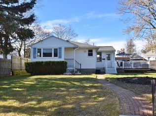 28 Mokema Ave, Waltham, MA 02451