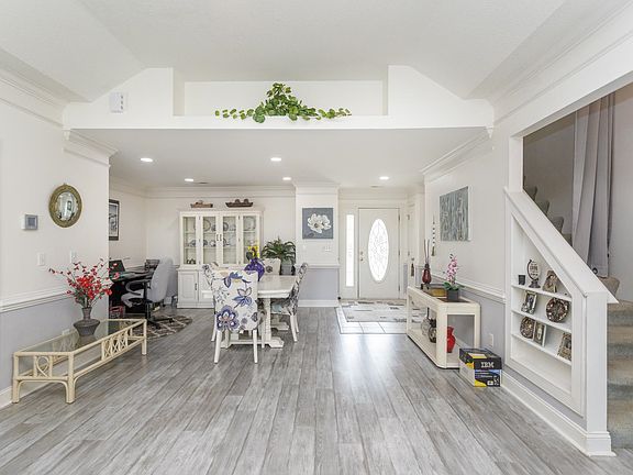 3rd image of 311 Pilothouse Dr.