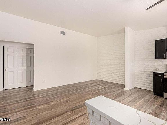 3rd image of 5926 W ROSE Lane