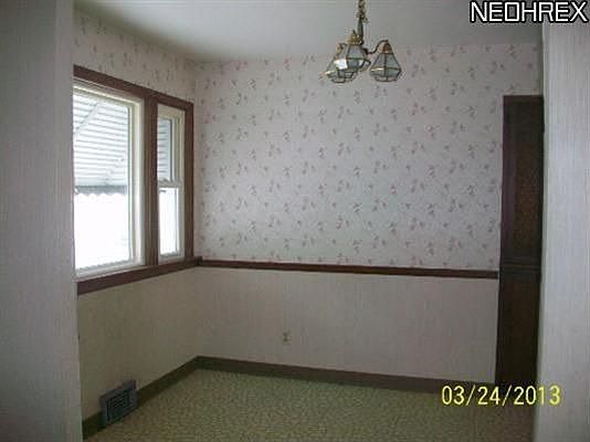 3rd image of 348 Woodmere Dr
