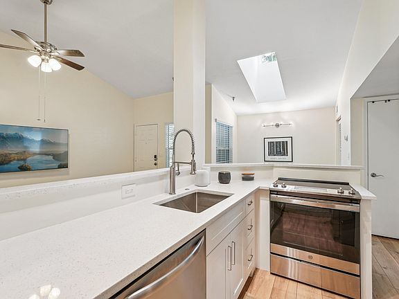 4th image of 1050 Crystal Way #L