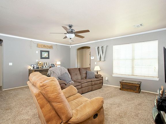 5th image of 9314 Shylana Ave