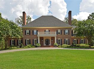 520 Stonegate Ln, Winston Salem, NC 27104