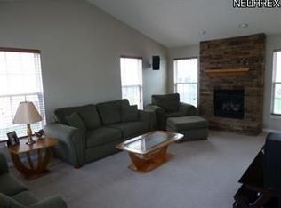 8555 Bentley Dr, Olmsted Twp, OH 44138