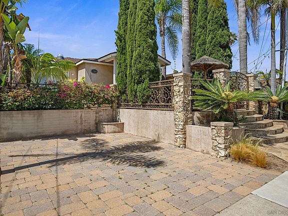 3rd image of 1568 Pacific Beach Dr