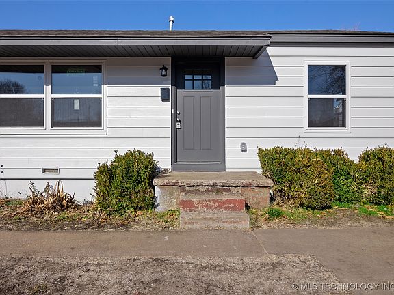 4th image of 5917 E Newton Pl