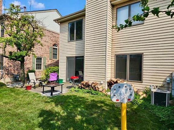 3rd image of 306 Cromwell Ct