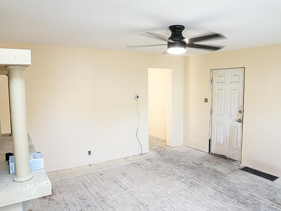 3rd image of 727 Isabella St